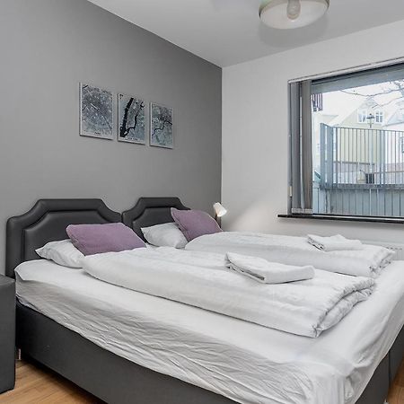 Sunny Apartment - By The Sea In City Center Рейкявик Екстериор снимка