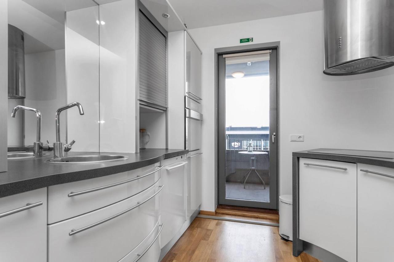 Sunny Apartment - By The Sea In City Center Рейкявик Екстериор снимка