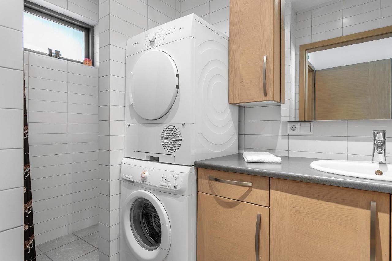 Sunny Apartment - By The Sea In City Center Рейкявик Екстериор снимка